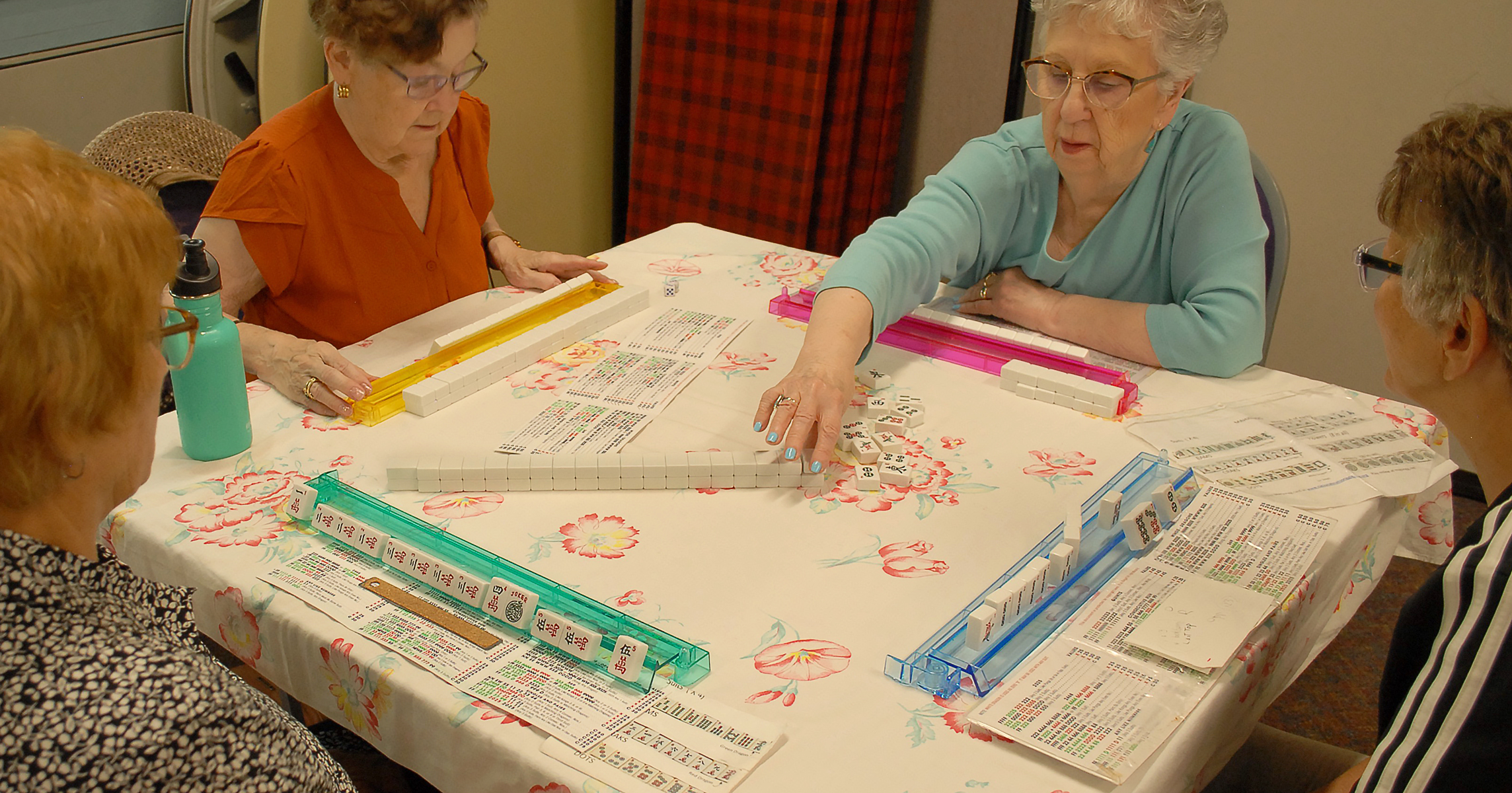 Women playing mahjongg